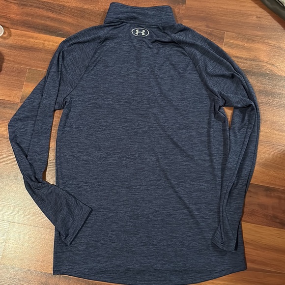 Men’s light weight UnderArmour half zip Top - Picture 2 of 2